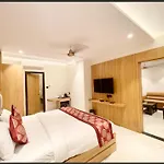 Hotel Luxuary Sark Residency Near Kashi Vishwanath Temple - Air Conditioned Hotel At Prime Location -Best Hotel