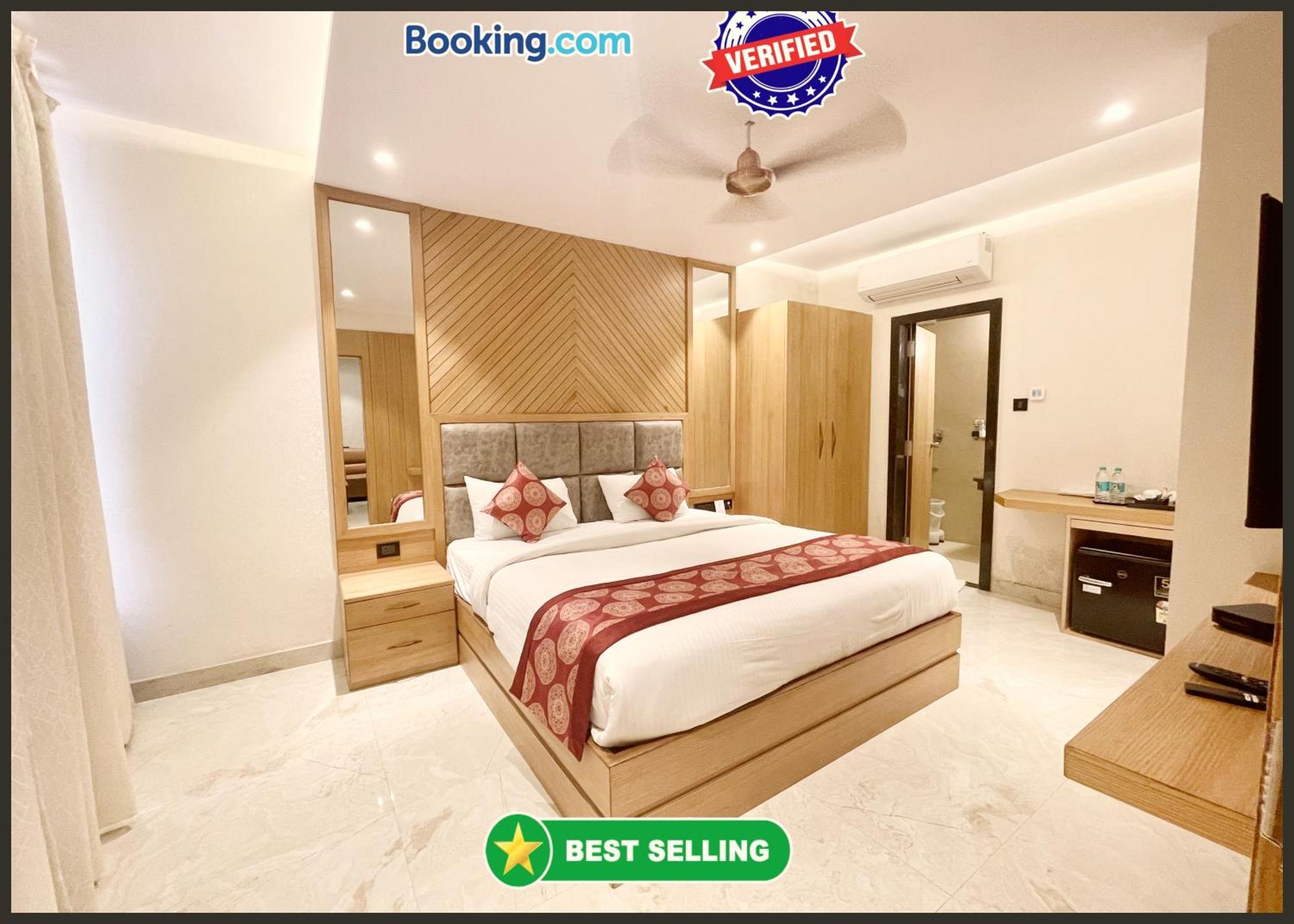 Luxuary Sark Residency Near Kashi Vishwanath Temple - Air Conditioned At Prime Location -best